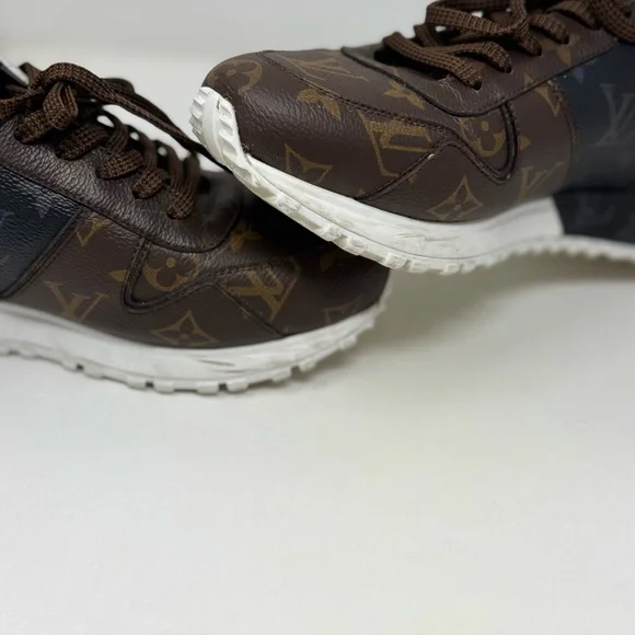 💯 Authentic LOUIS VUITTON Run Away Sneakers Monogram Size (6 Men) Multi Colors - Picture 5 of 8